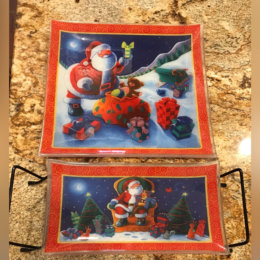 Like new Santa platters with small stand.